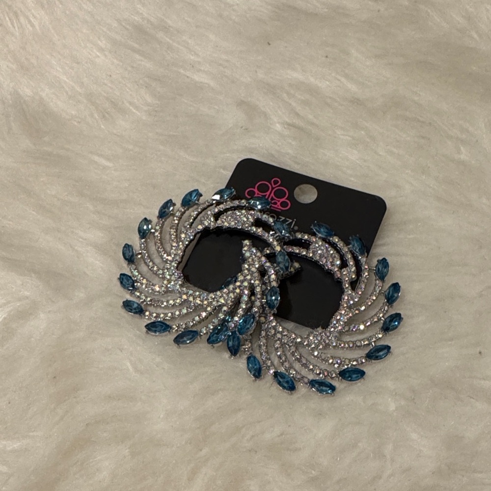 🛍️Dazzling Blue and Silver Earrings